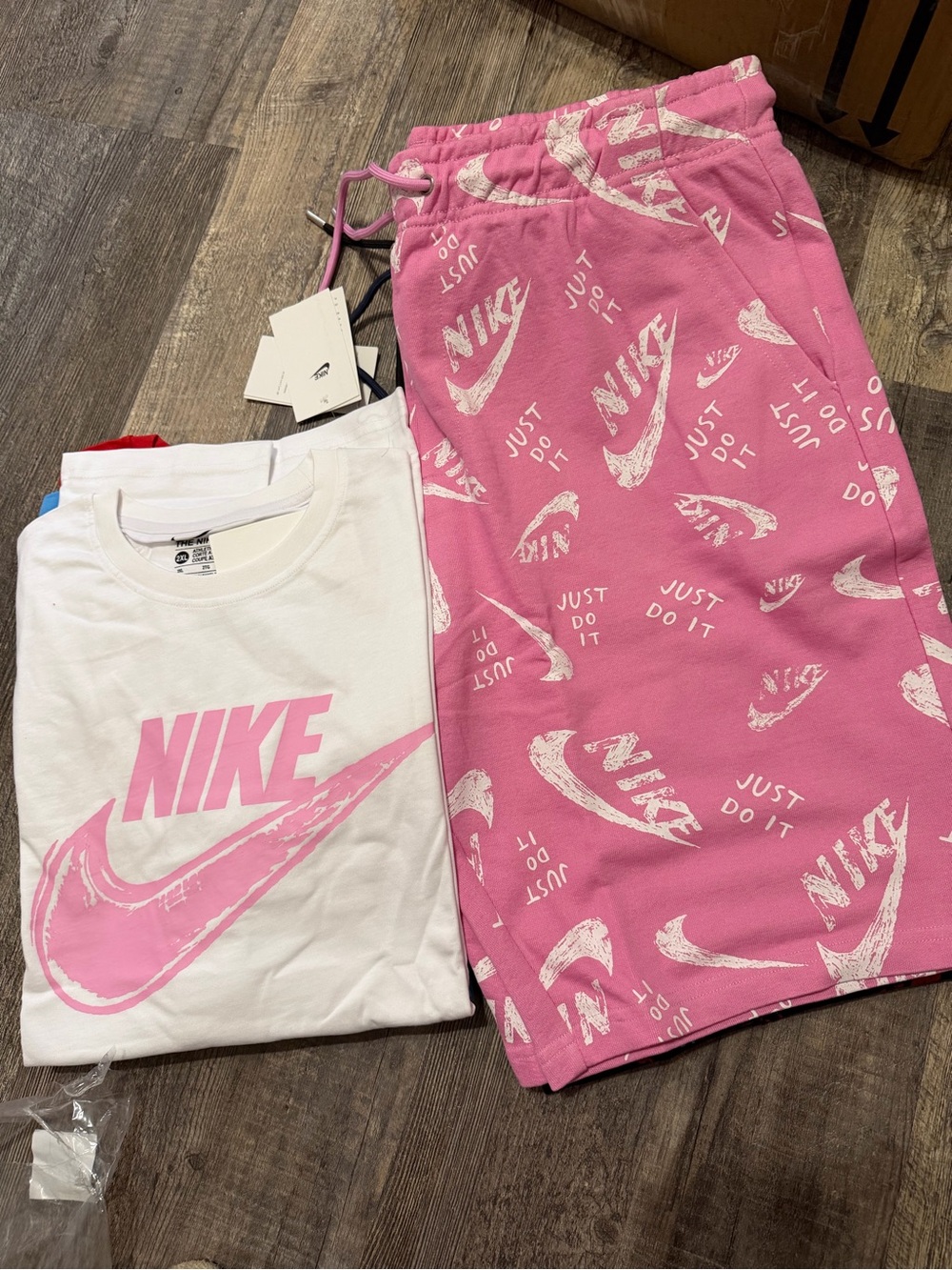 Nike Pink and White Cotton shirt and shorts Men